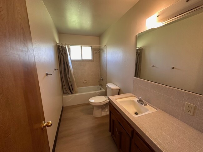 Building Photo - 45559 N Oakview Dr