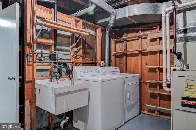 Building Photo - 7763 Durer Ct