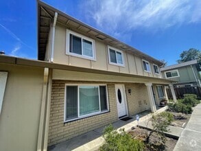 Building Photo - Beautiful Updated Condo 3 Bedroom