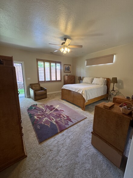 Building Photo - 1097 N Berkshire Dr