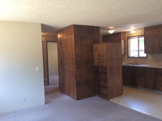 Building Photo - 670w13