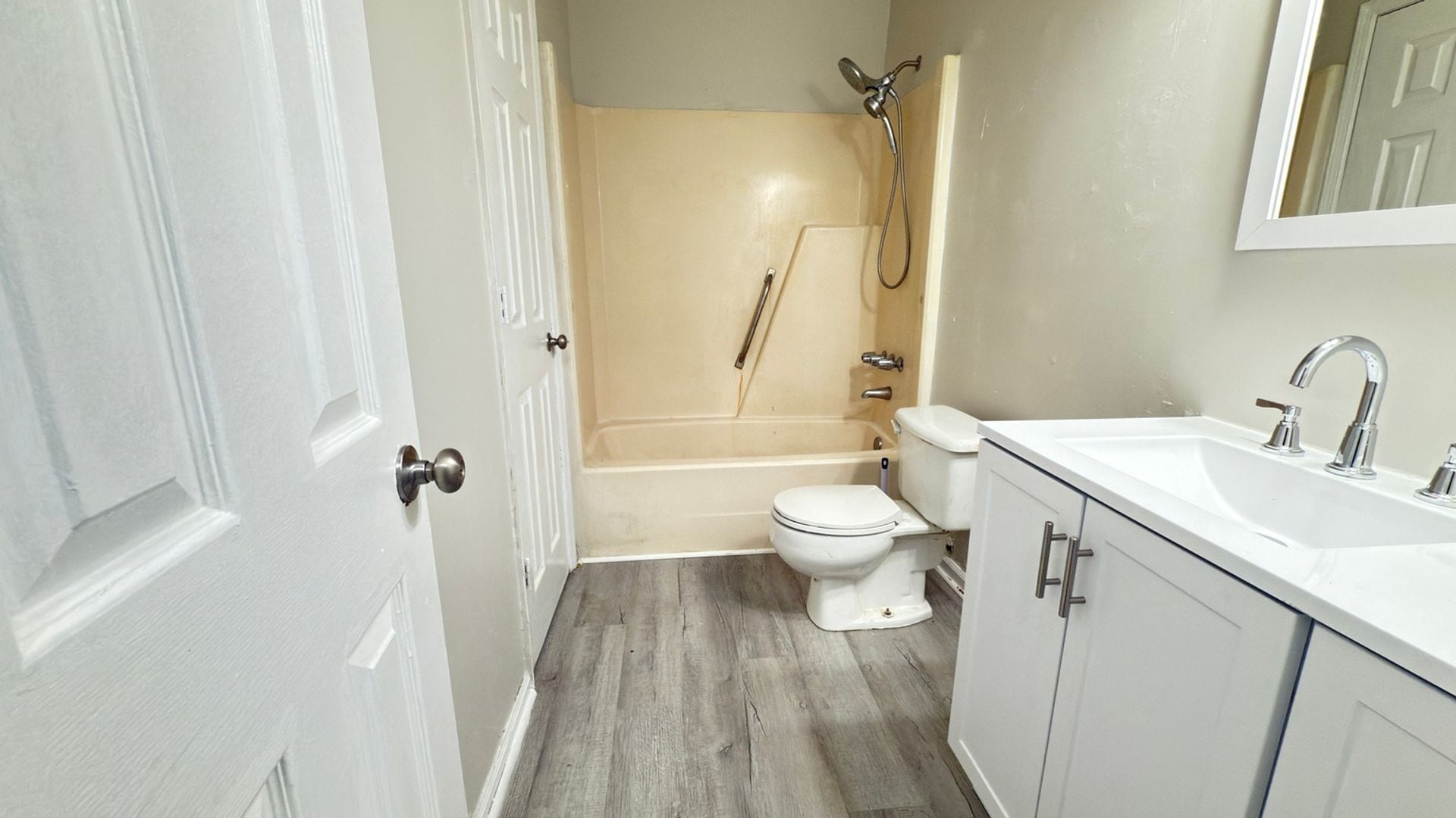 Building Photo - 210 Cuddles Ct
