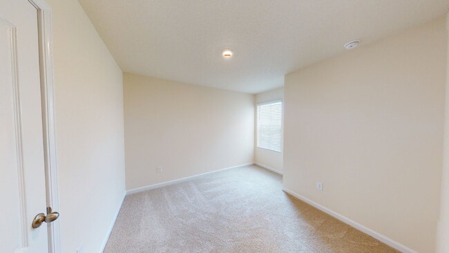 Building Photo - "Charming 3-Bedroom Townhouse Retreat on Oak Mill Road – Spacious 1308 Sq Ft with 2 Full Baths in...