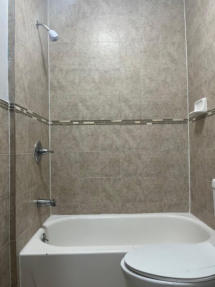 Building Photo - 234 56th St