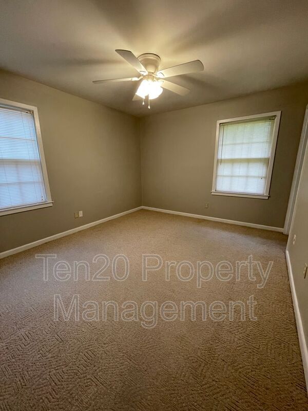 Building Photo - 4204 Wilbur Dr