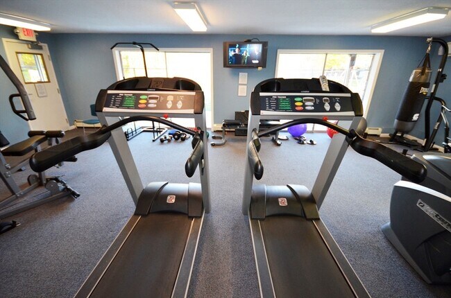 Building Photo - 70 Farrwood Ave