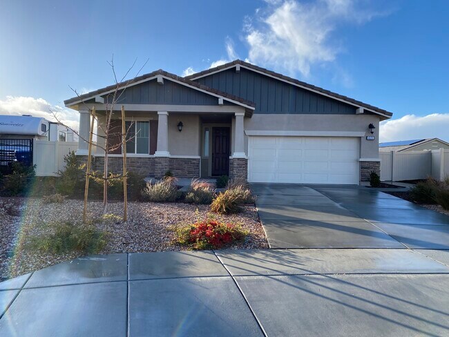 Primary Photo - 45131 Landing Pl