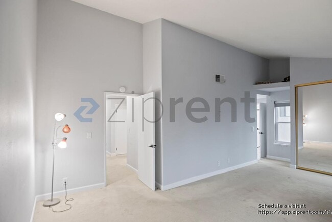 Building Photo - 567 Blue Jay Dr