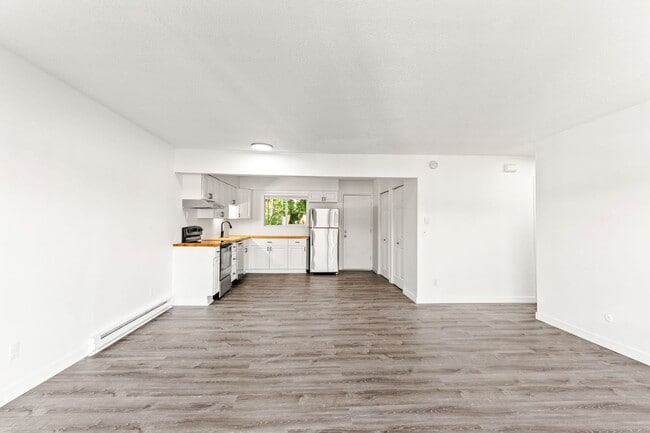 Building Photo - Ground floor remodeled 2 br unit