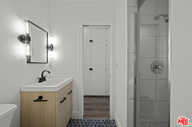 Building Photo - 1027 Acanto Pl