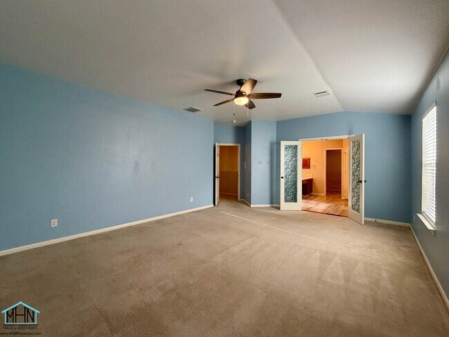 Building Photo - 518 Willow Grove Dr