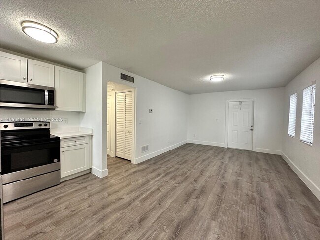 Building Photo - 2910 Pierce St