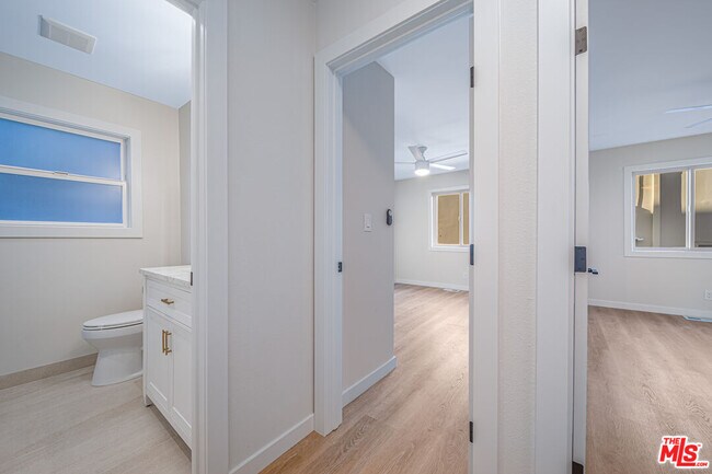 Building Photo - 1125 Manhattan Ave