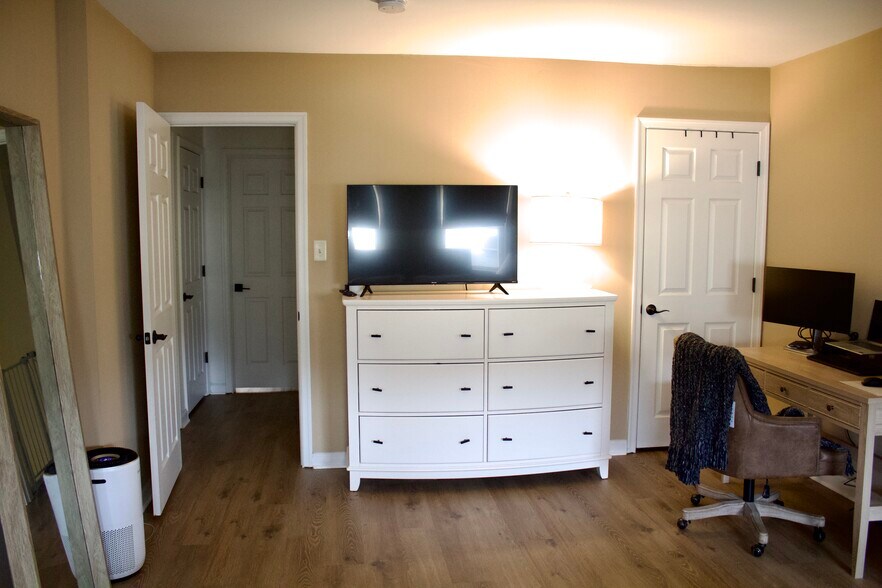 Building Photo - 159 Columbia Ave