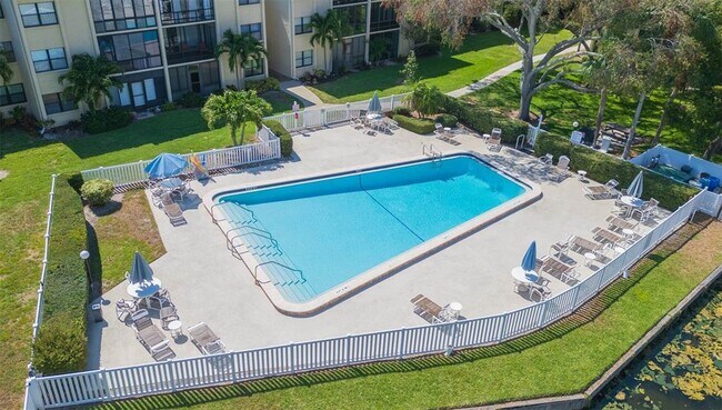 Building Photo - 14130 Rosemary Ln