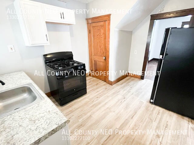 Building Photo - 3348 W 100th St