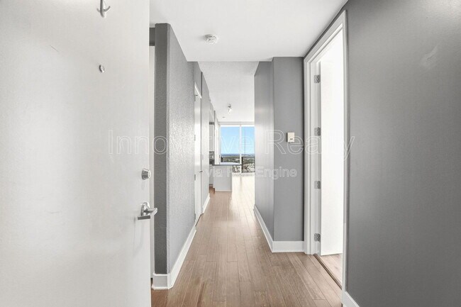 Building Photo - 150 E Robinson St