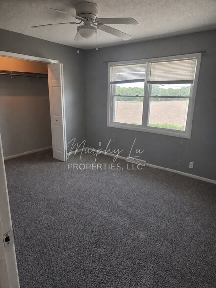 Building Photo - 1601 Tamara Dr