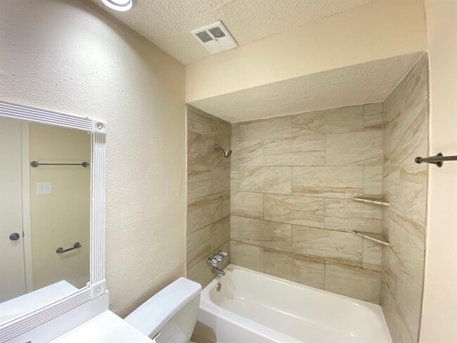 Building Photo - 7700 Creekbend Dr