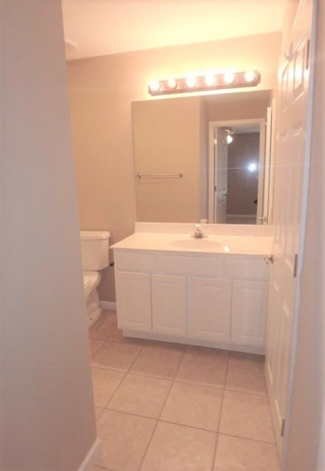 Building Photo - Awesome 4 Bed 3 Bath House In SW Columbia!