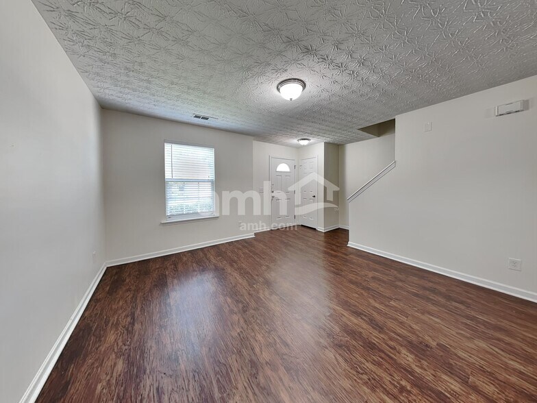 Building Photo - 134 Holly Mill Village Dr