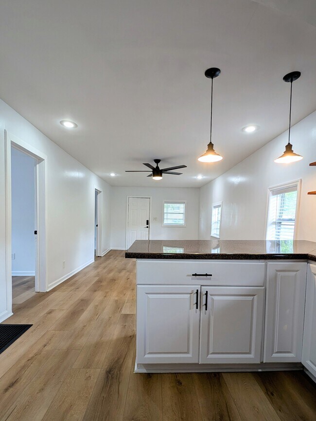 Building Photo - 520 48th St S