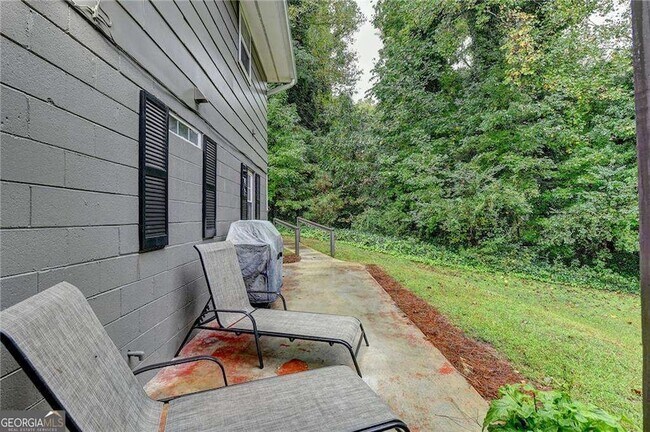 Building Photo - 6490 Tuggle Dr