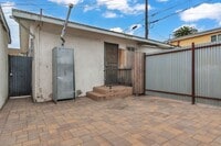 Building Photo - 447 E 101st St