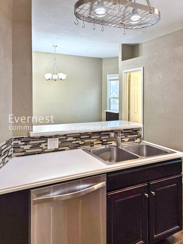 Building Photo - 1018 14th St