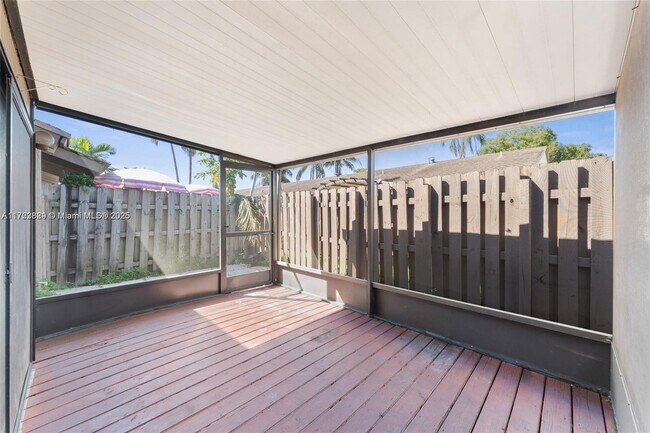 Building Photo - 8045 SW 21st Ct
