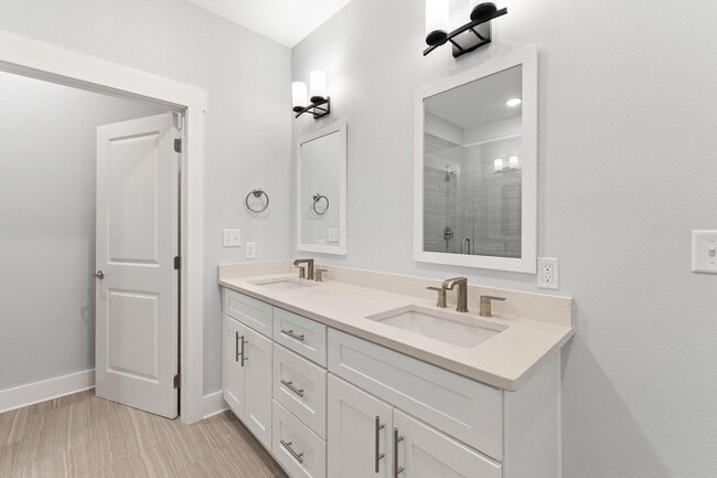 Building Photo - 100 Beach Dr