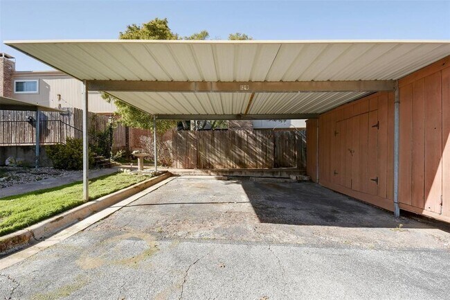 Building Photo - 9009 N Plaza