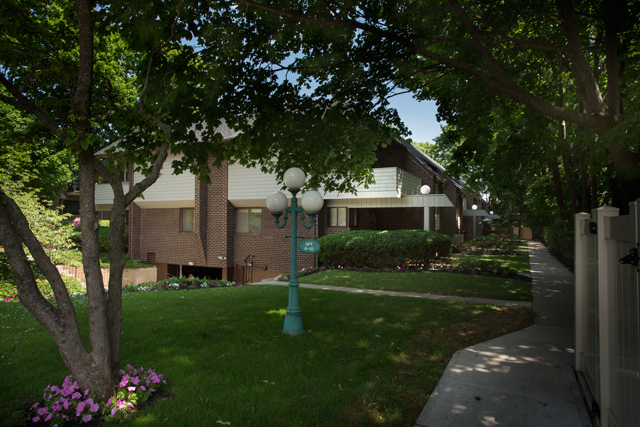 Primary Photo - Fairfield Townhouses At Lawrence