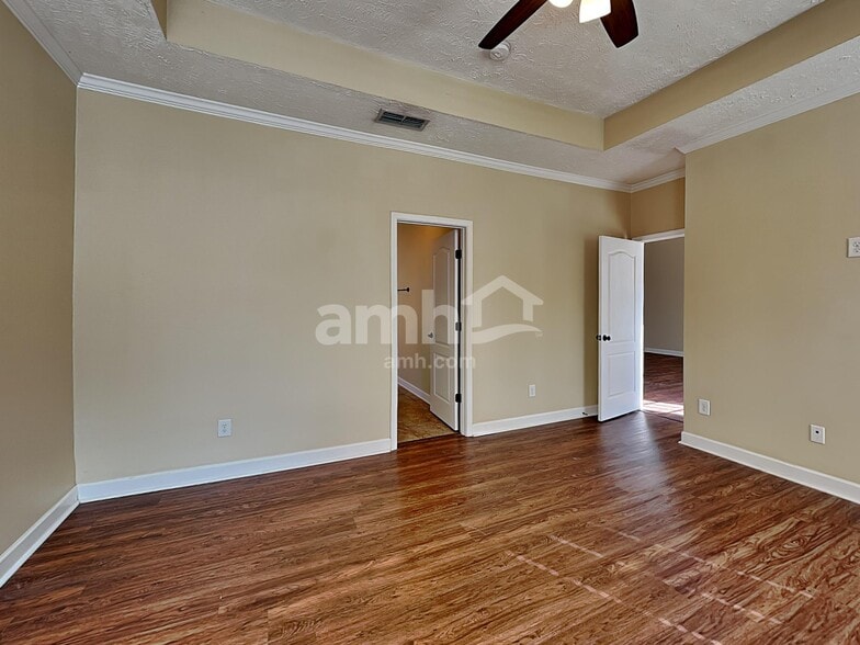 Building Photo - 1205 Sundown Ct