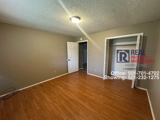 Building Photo - 110 Robinwood St