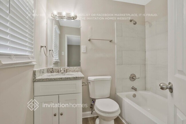 Building Photo - 692 Barnes Dr