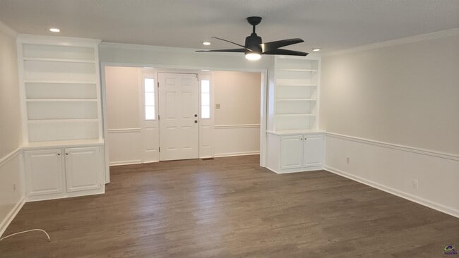 Building Photo - 114 Van Dr