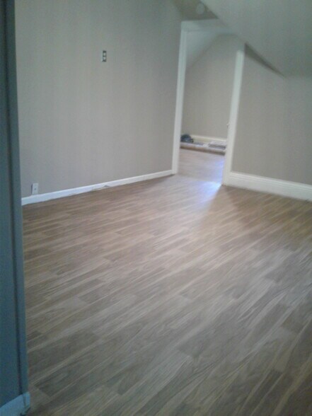 Building Photo - 673 Dale Street North