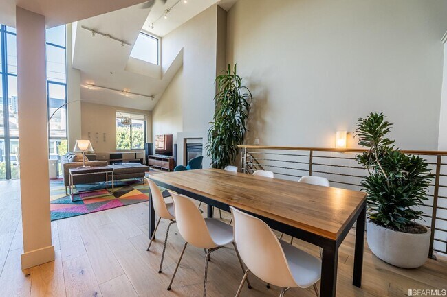 Building Photo - 415 Bryant St