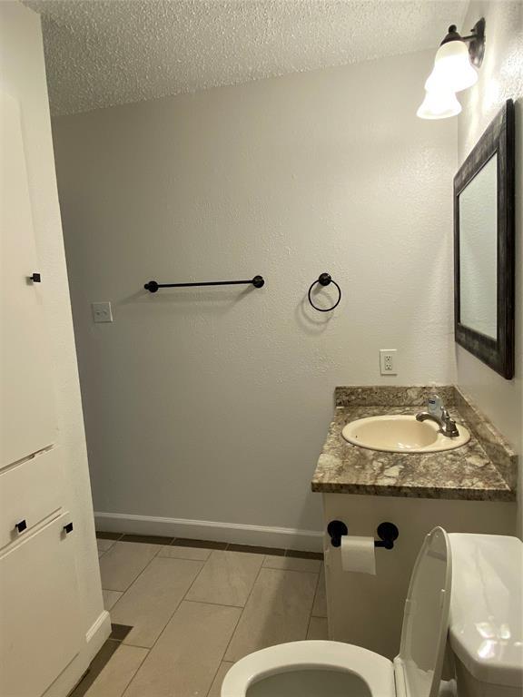 Building Photo - 9365 Pagewood Ln