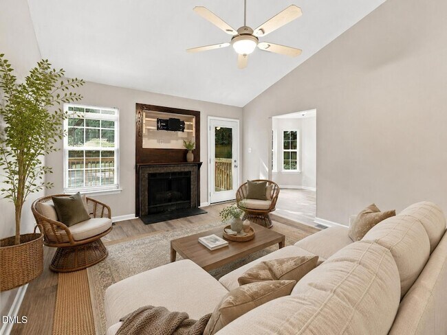 Building Photo - 108 Bristol Ct