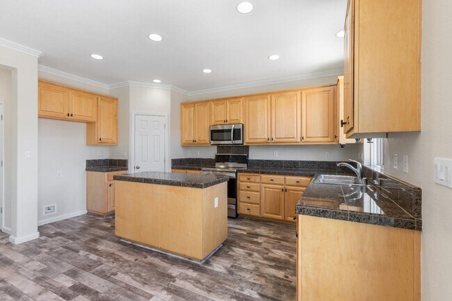 Building Photo - 20863 Grapevine Dr