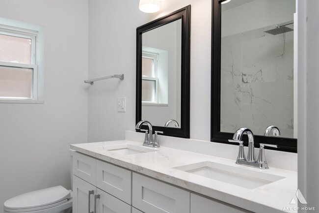 Building Photo - 1820 Gunderson Ave