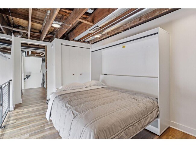 Building Photo - 1290 Snelling Ave N