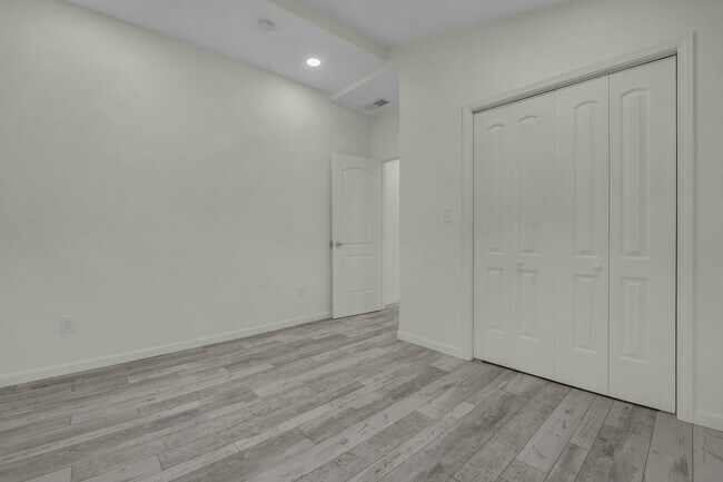 Building Photo - 1027-1029 Madison Ave