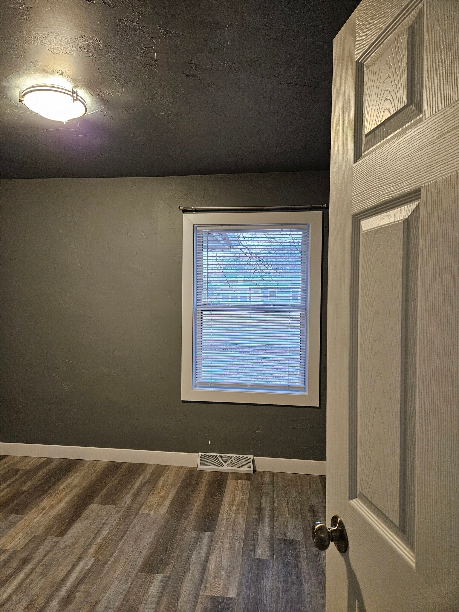Building Photo - 1702 Gross Ave