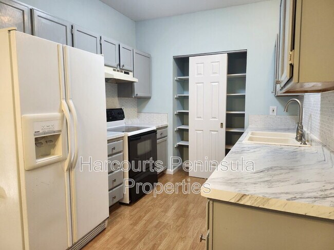 Building Photo - 13132 Lakeridge Cir NW