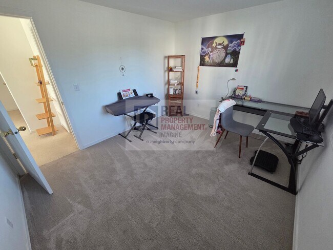 Building Photo - Check out this beautiful 3 bedroom, 2.5 bath home!