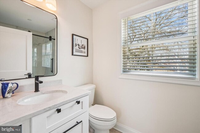 Building Photo - 607 North St