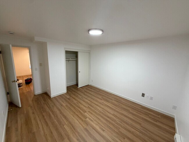 Building Photo - 3457 23rd Ave W